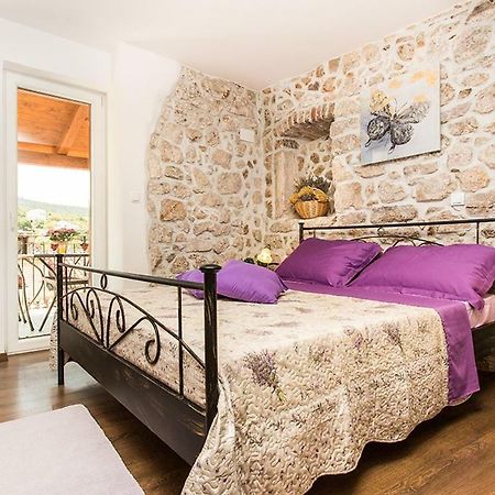 Apartment & Room Antonio Vrbnik Luaran gambar