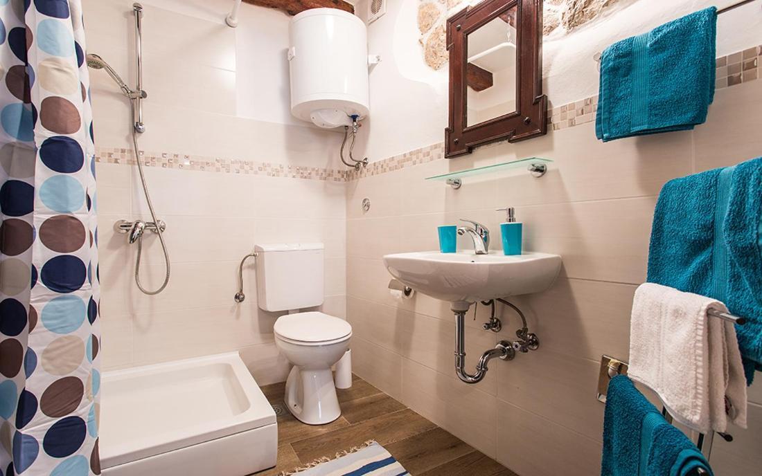 Apartment & Room Antonio Vrbnik Luaran gambar