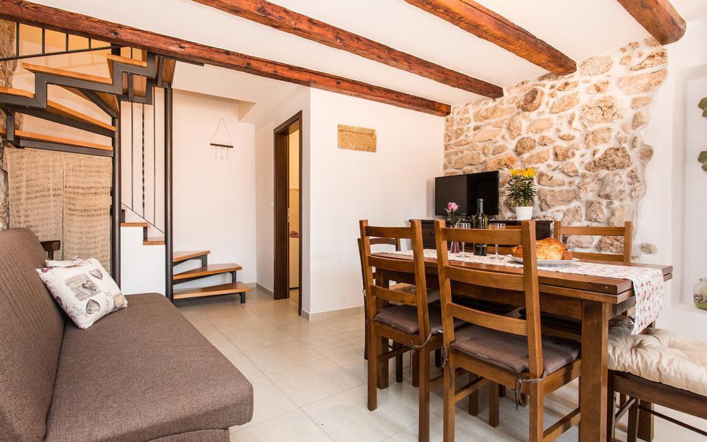 Apartment & Room Antonio Vrbnik Luaran gambar