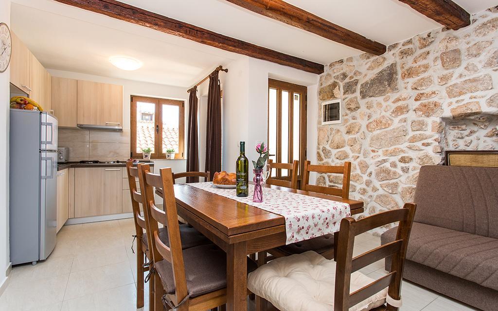 Apartment & Room Antonio Vrbnik Luaran gambar
