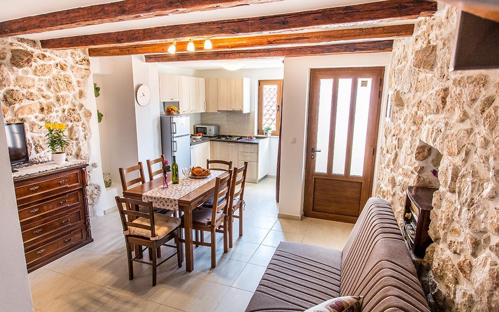 Apartment & Room Antonio Vrbnik Luaran gambar