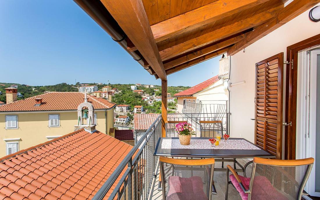 Apartment & Room Antonio Vrbnik Luaran gambar